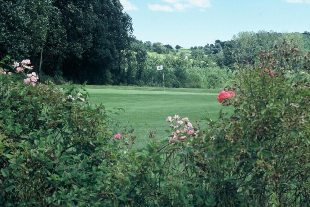 Best Western Golf D'Albon Exteriér fotografie