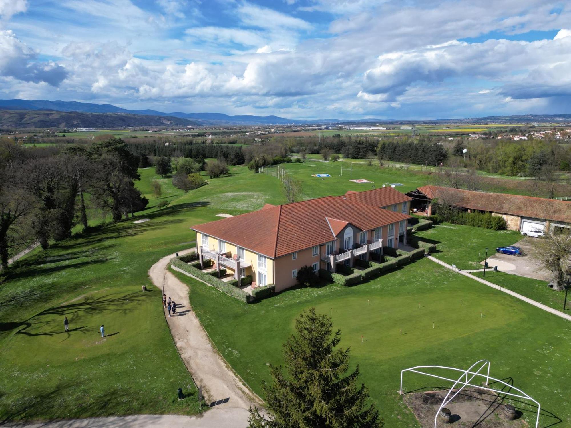 Best Western Golf D'Albon Exteriér fotografie