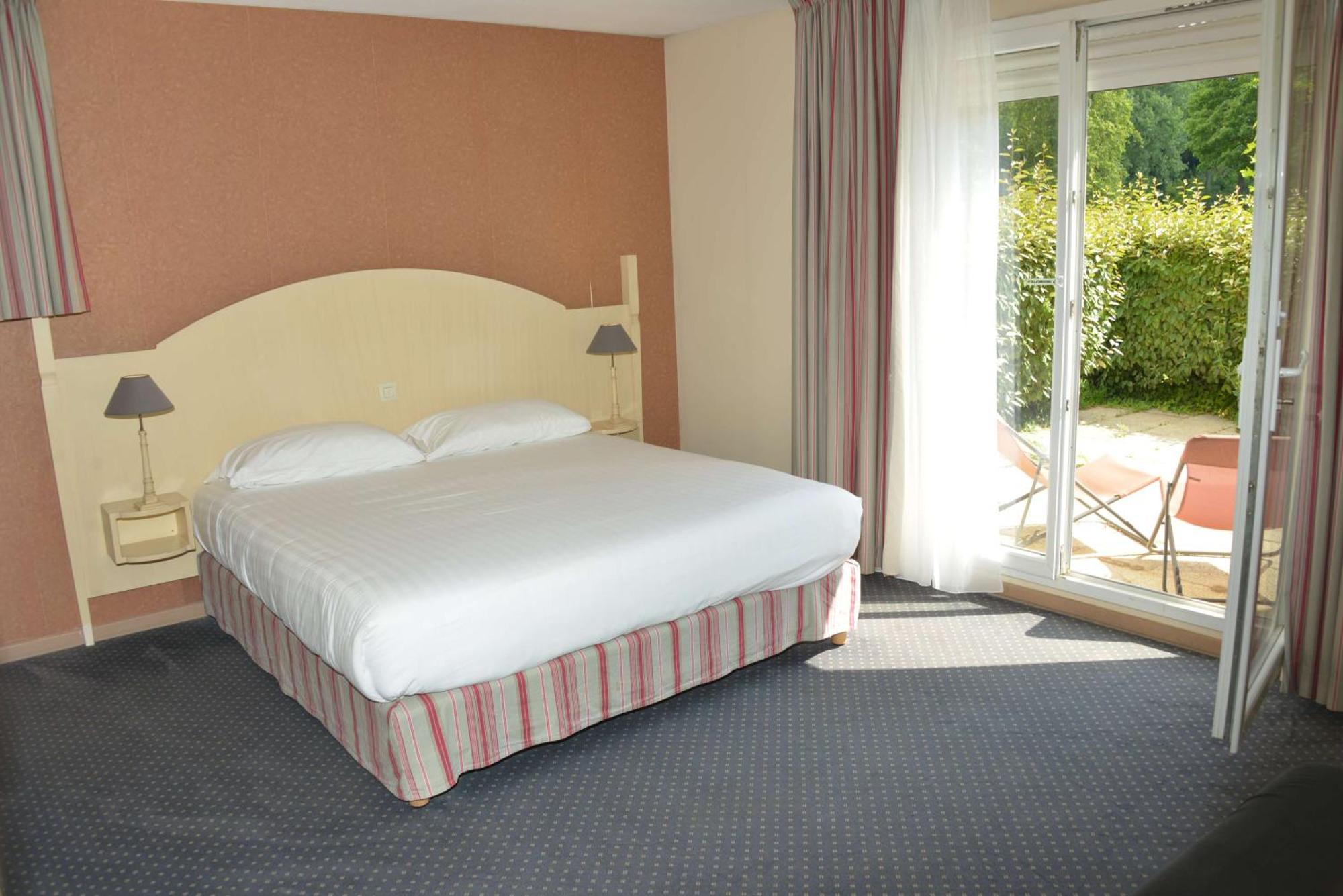 Best Western Golf D'Albon Exteriér fotografie