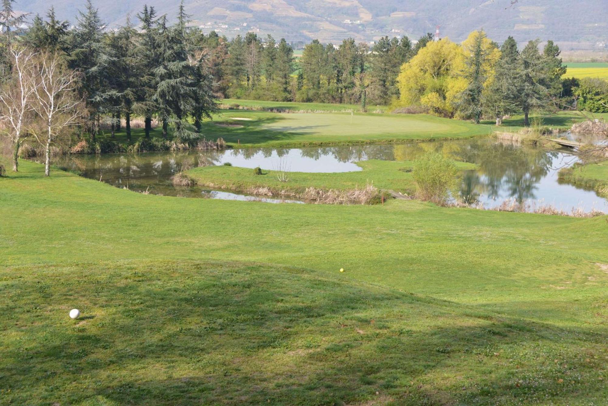Best Western Golf D'Albon Exteriér fotografie